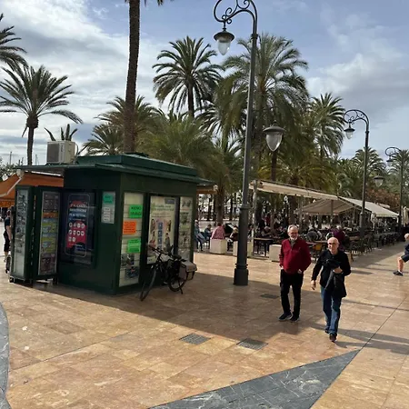 Playa Postiguet * لقنت