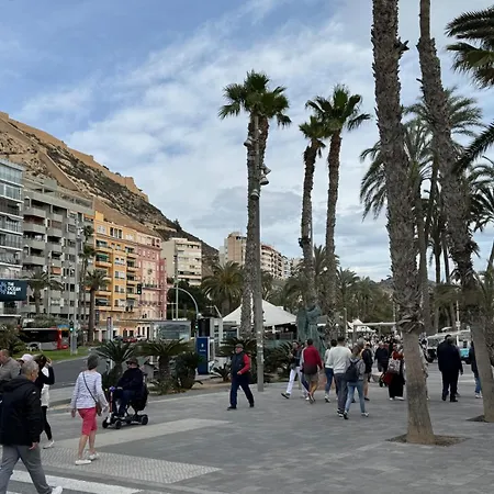 Daire Premium Playa Postiguet 1ª Linea *